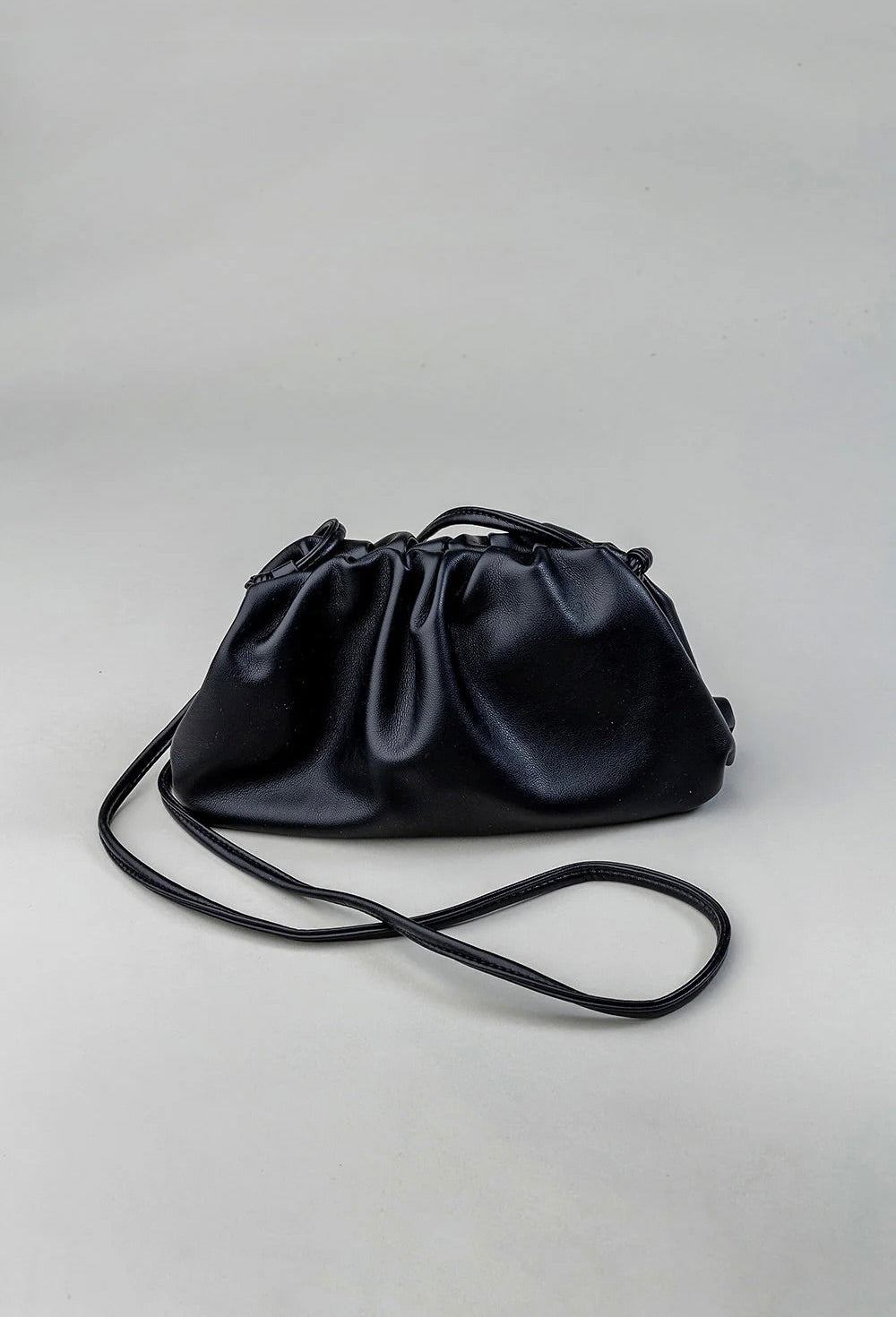 Bow 19 Dumpling Bag Black