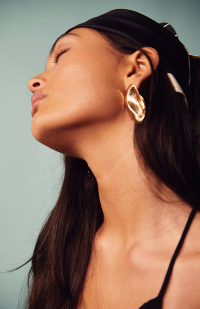 Bow 19 Flake Earrings Gold