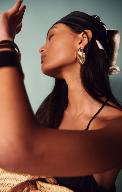 Bow 19 Flake Earrings Gold