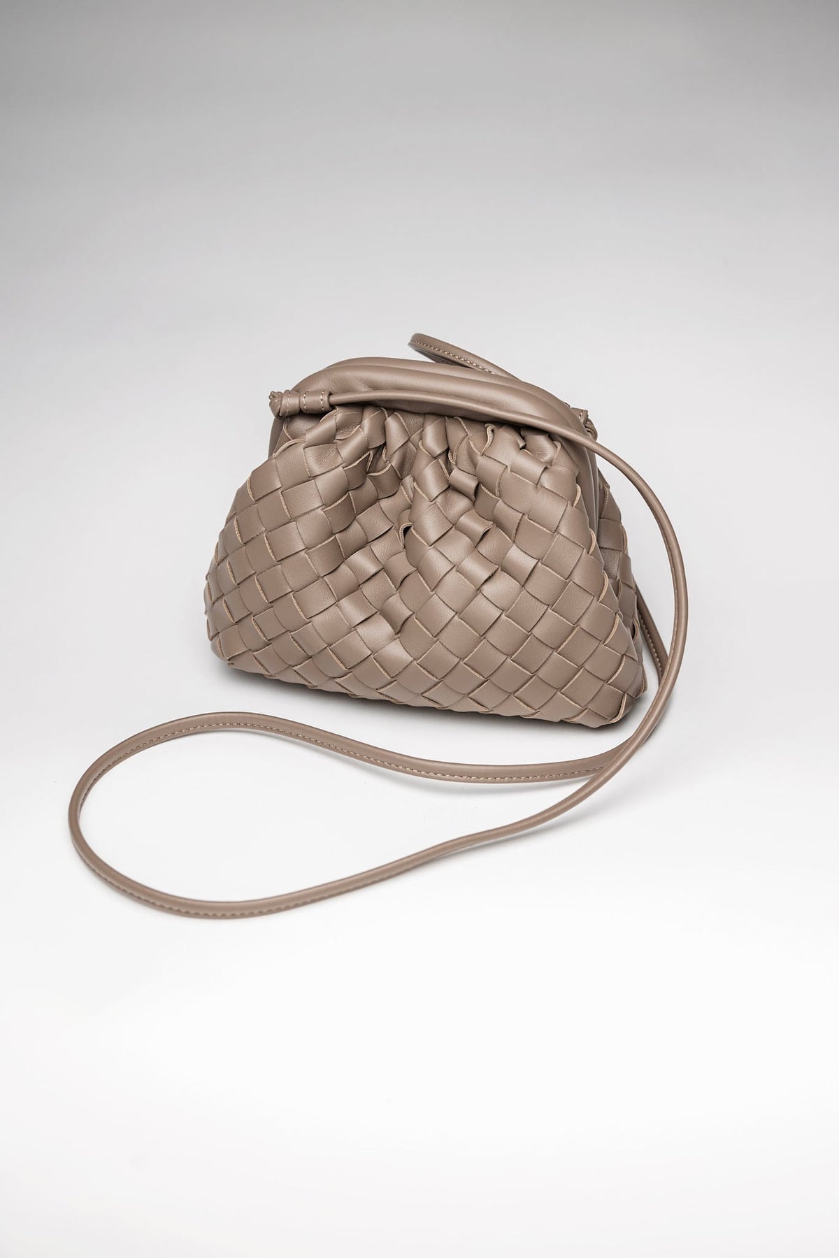 Bw 19 Dumpling Bag Braded Taupe