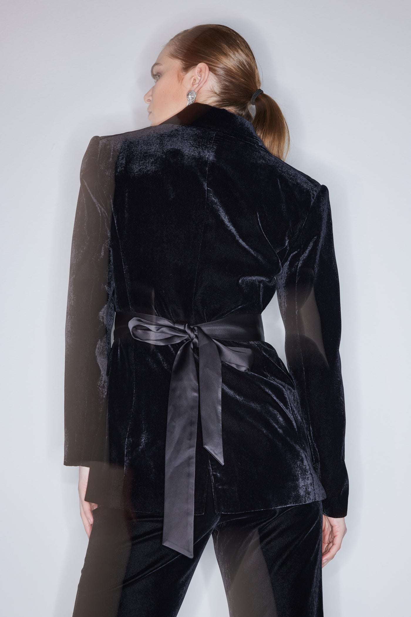 Bruuns Bazaar Dulca Velvet Blazer Black
