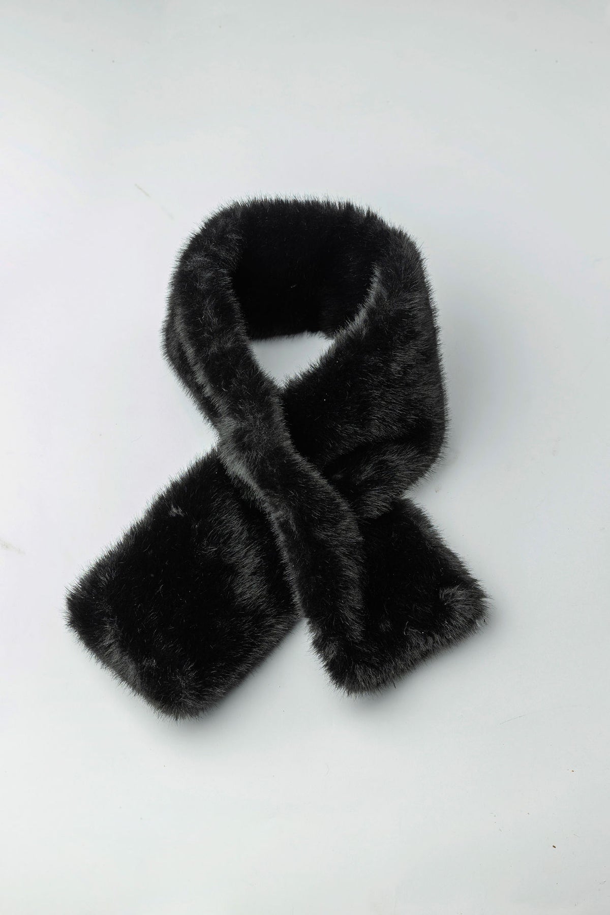 Bow 19 Anais Scarf Black