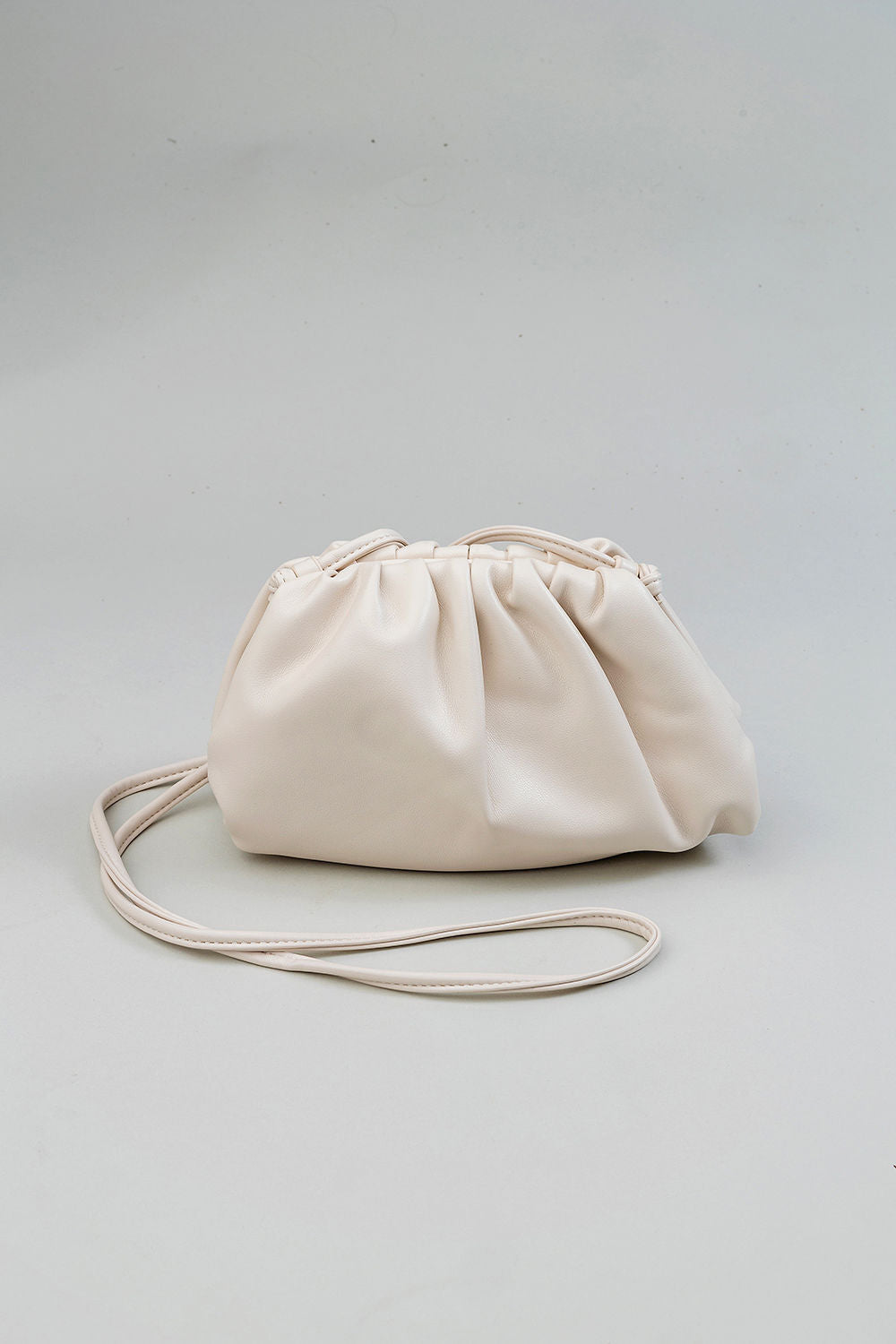 Bow 19 Dumpling Bag Offwhite