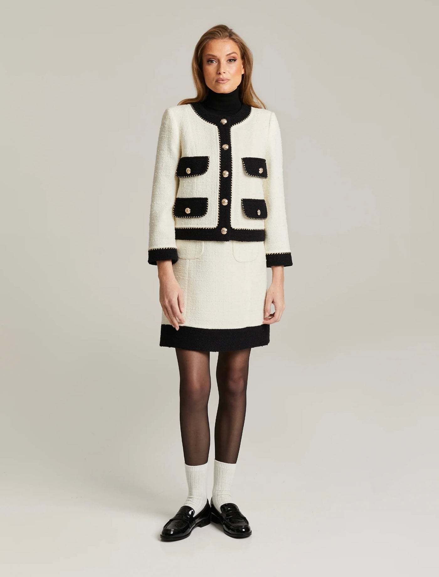 Andiata Luci Valkomusta Boucle Hame