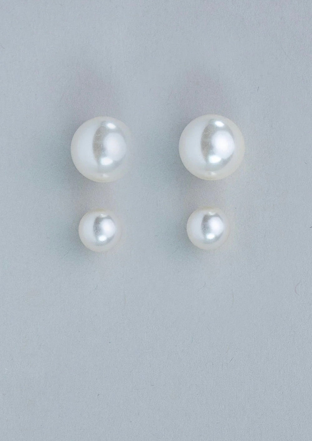 Bow 19 Bead Pearl 2 Studs