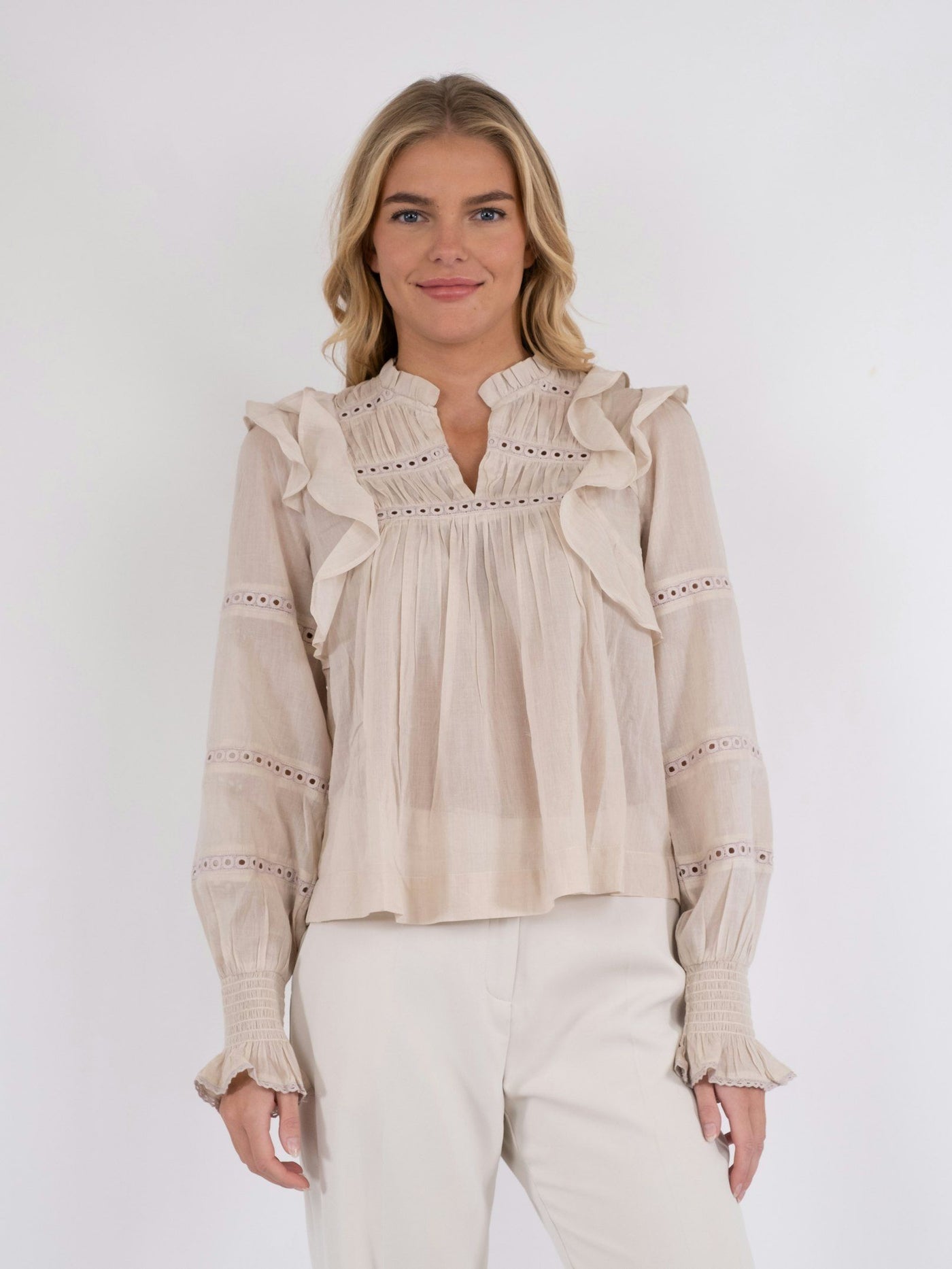 Neo Noir Aurika Voile Blouse sand