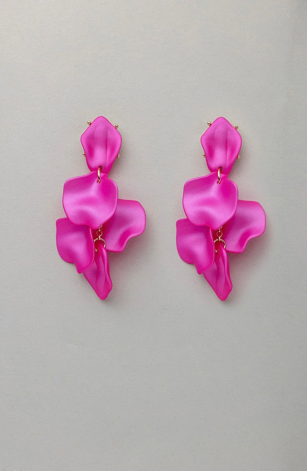 Bow 19 Leaf Earrings Metallic Cerise