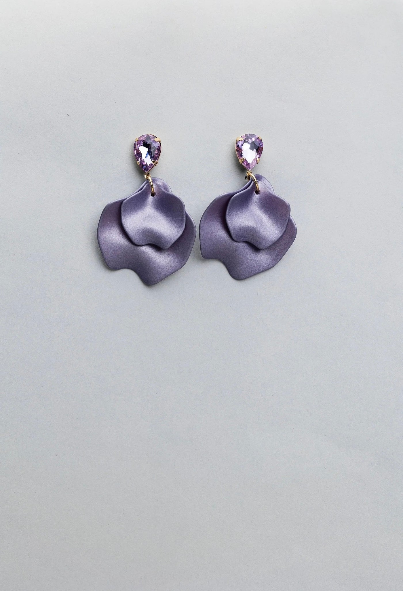 Bow 19 Leaf Earrings Lavender