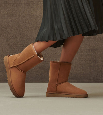 UGG Classic Short II Chesnut